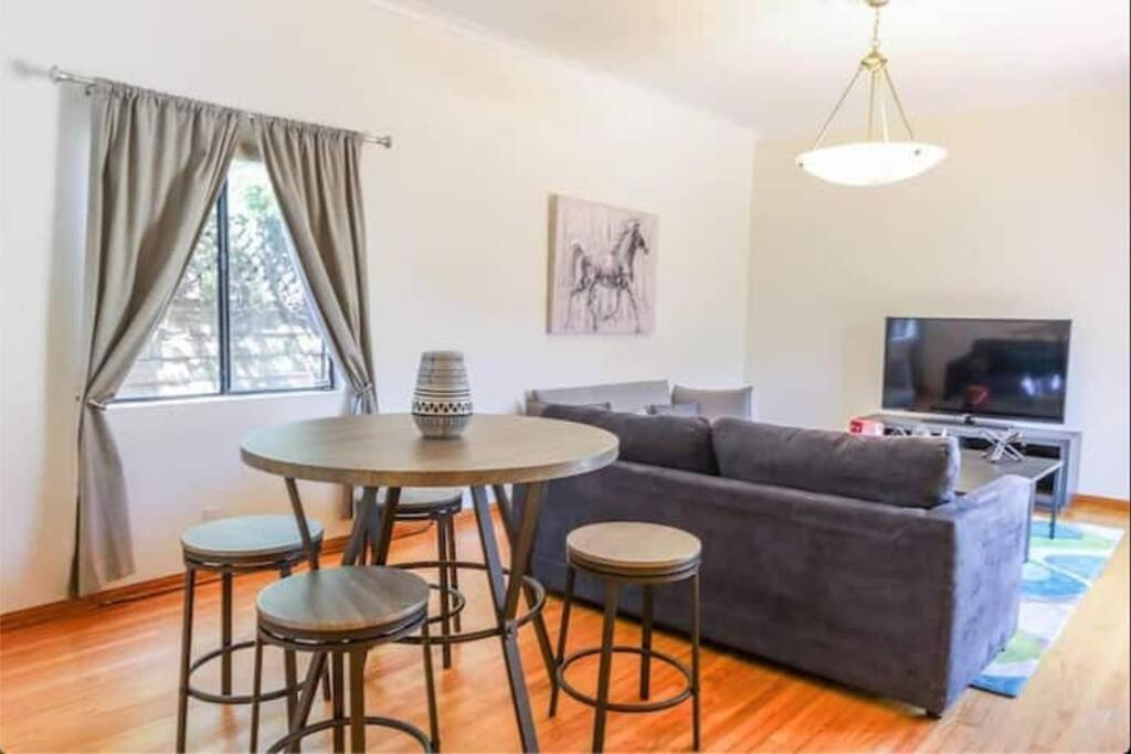 Large 5 Br- Beverly Hills Adj