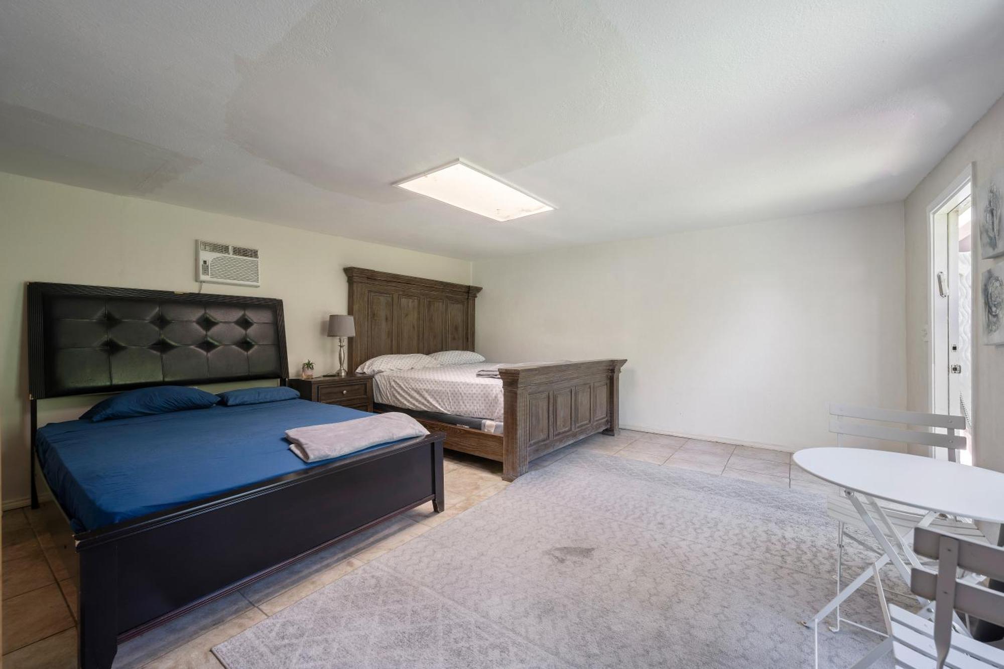 Large 5 Br- Beverly Hills Adj