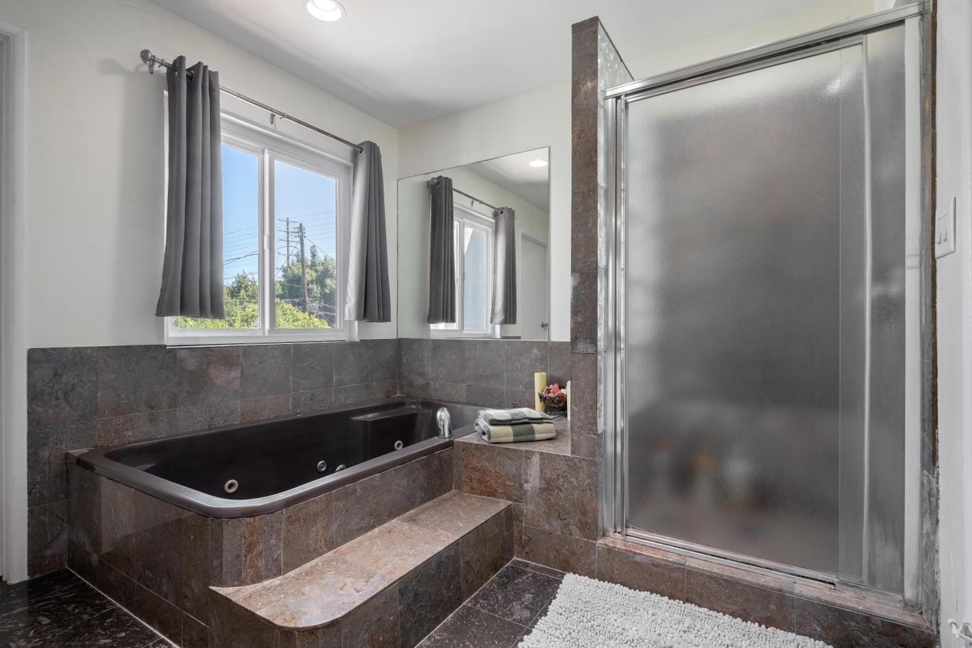 Large 5 Br- Beverly Hills Adj Vakantiehuis *