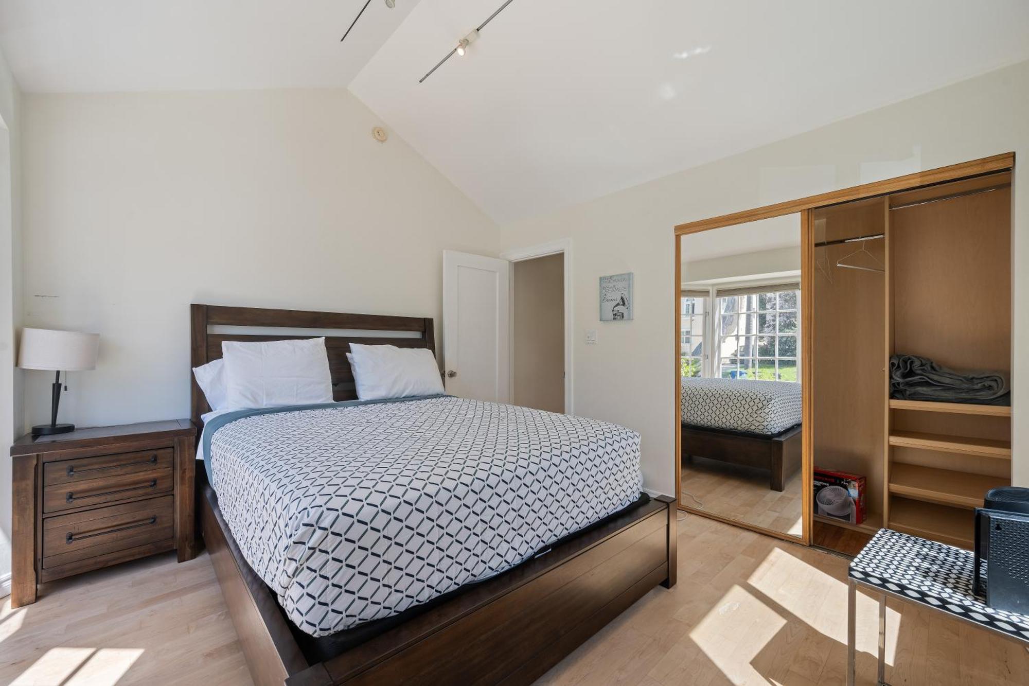 Large 5 Br- Beverly Hills Adj