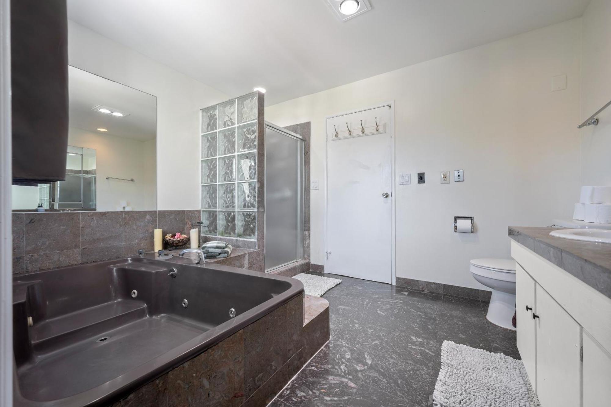 Large 5 Br- Beverly Hills Adj Vakantiehuis *